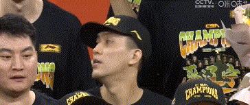 欧冠|总决赛颁奖：杨鸣、蒋兴权乐开了花 赵继伟FMVP实至名归 姚明缺席