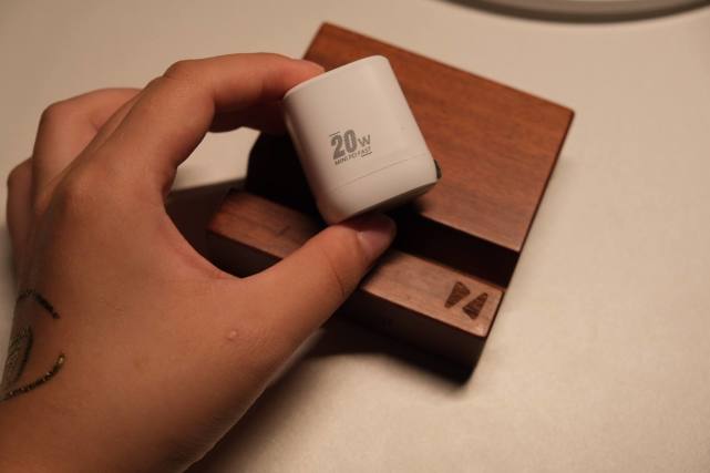 iphone11|南卡C2小身材双口快充头-出行的便携新选择