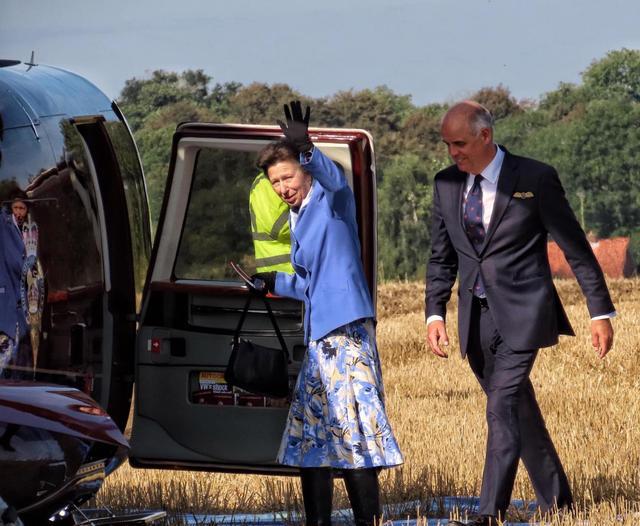 安妮公主|查尔斯将掀起新一轮权欲风暴？安妮：如果能离开王室我会很开心