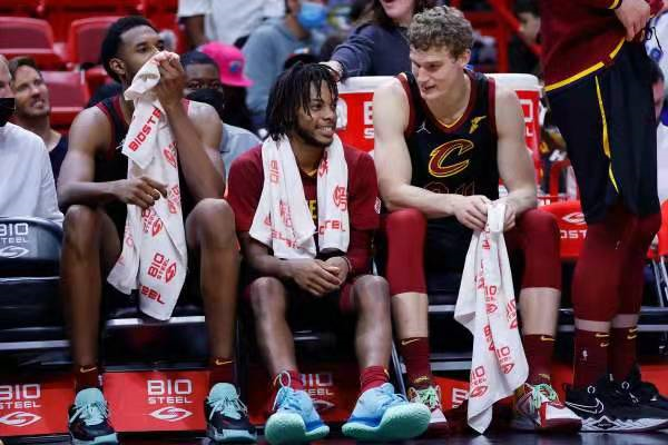 nba常规赛|数据说话，NBA今日最佳你选谁？杜兰特38+6+6、詹姆斯36+9+7