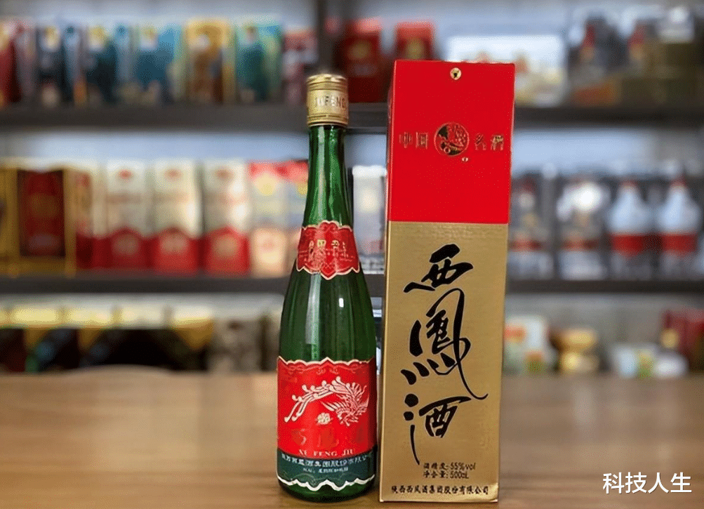甘肃大爷晒“白酒柜”走红,4款廉价酒很吸睛,网友:模范酒单
