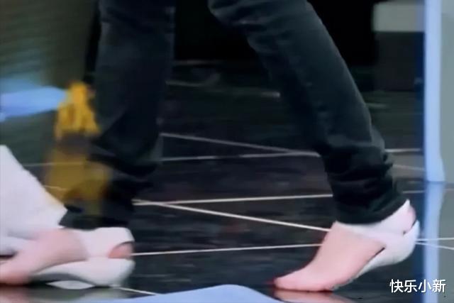 杨幂|杨幂的屁股、刘涛的牙、鞠婧祎的肩膀，明星还有什么是真的？