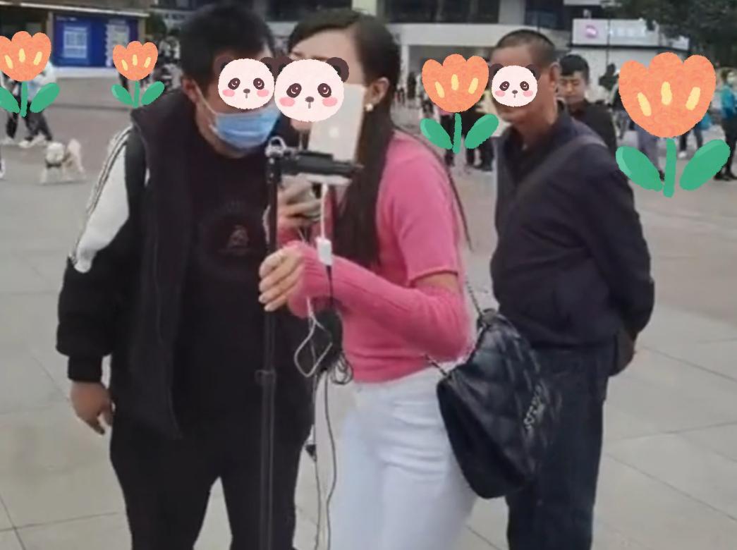 男子追着女主播讨要钱,声嘶力竭控诉,说自己连饭都吃不上了