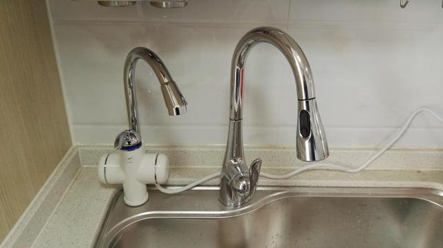 电热水龙头和小厨宝哪个好？两种制热水的小产品，使用体验大不同