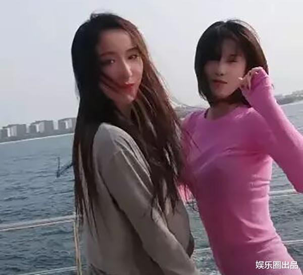 娄艺潇|娄艺潇和闺蜜合影火了,被指“气质完全被秒杀”,引发热议