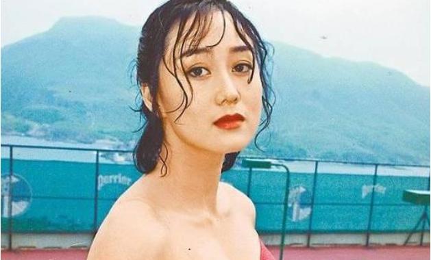 利智|15届金曲颁奖礼上，梅艳芳为何当众给利智难堪？周润发做法更过分