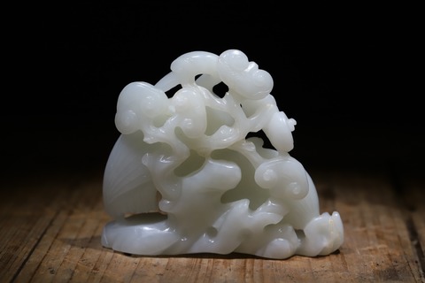 琥珀|回流 舊藏和田玉“一级白 仙芝鹤寿”.