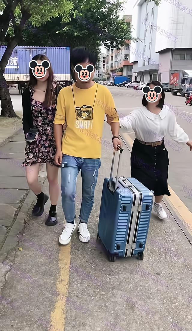 男子在工厂里找到女友就离职,主管挽留被一把推开:我早就受够了