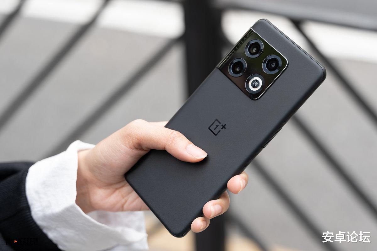 苹果|一加 10 Pro破界黑图赏：深邃黑暗风，内外皆出色