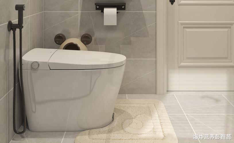 每天冲马桶时,到底要不要盖上盖子?来自央视的实验结果