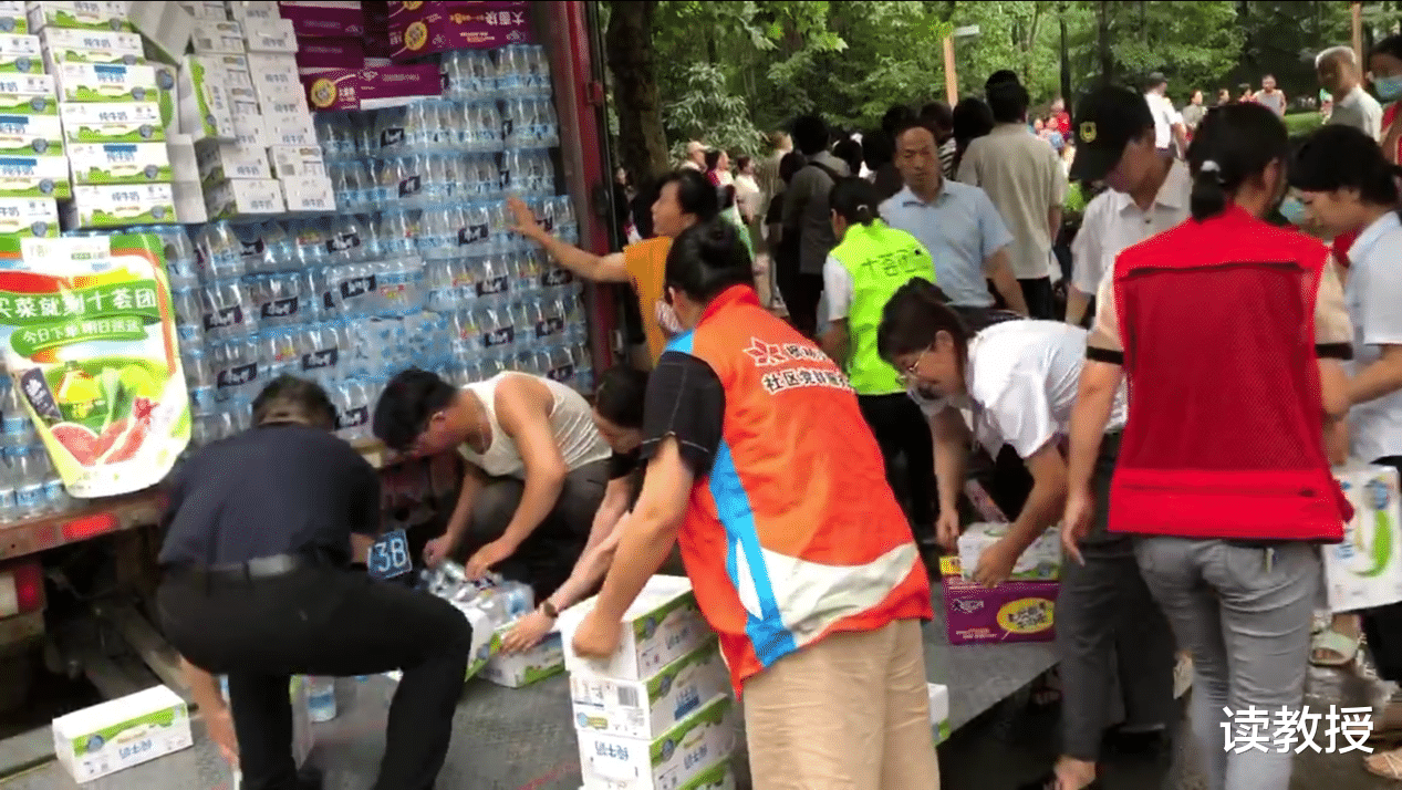 闲鱼|又一社区团购独角兽“濒危”:从估值300亿元,沦为阿里“弃子”