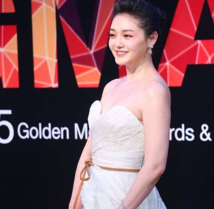 宋茜|麒麟臂、大象腿！6位长得好看，身材却让人直摇头的女明星