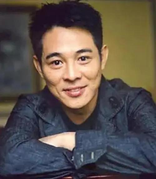 李连杰|李思:父亲是李连杰,母亲住10年地下室,都说后妈女儿没我好看