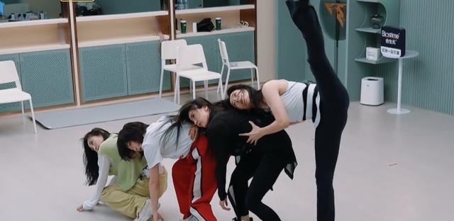 刘恋|刘恋小组意难平，高难度舞台堪称艺术品，人气却成为绊脚石