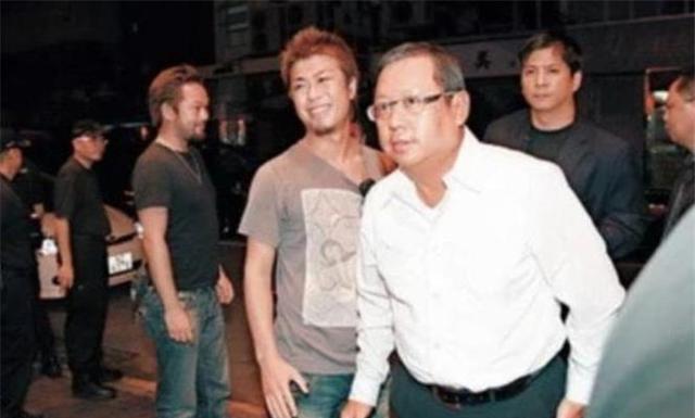 林建岳|大儿子沉迷美色无心家业,二儿子败光百亿,一世英名被后代毁掉