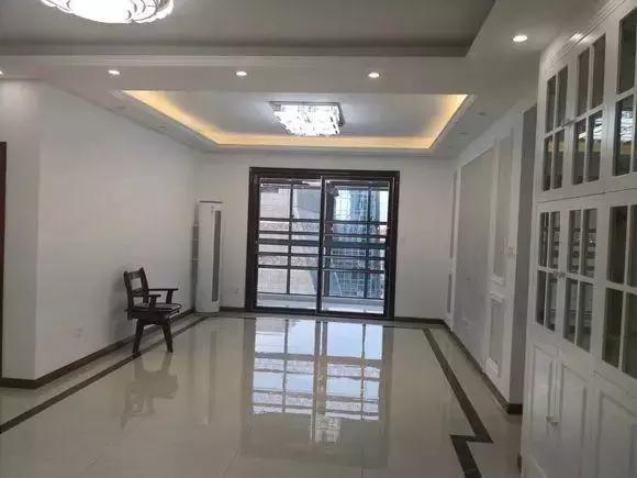 老婆装修的新房,刚硬装就花了12万,看到效果后我保持沉默了