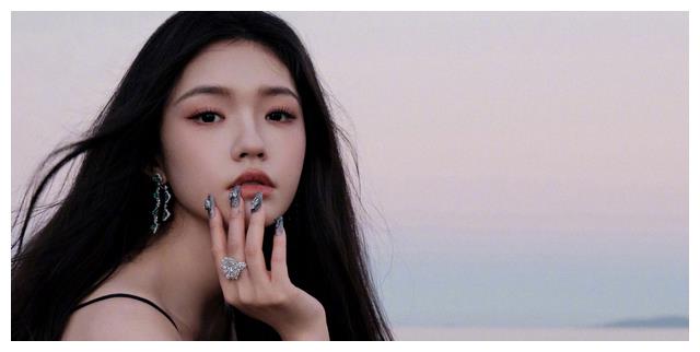 倪妮|给金鸡奖红毯上最惊艳的18位女星排个名：倪妮第2，关晓彤垫底了