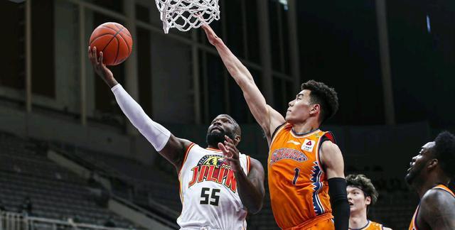 吉林男篮|吉林胜上海豪取8连胜！琼斯40+20，姜伟泽23+9，王晗7人打懵李春江