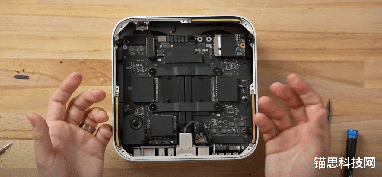 mac|苹果Mac Studio拆解 M1 Ultra远超想象 仅可自行升级SSD