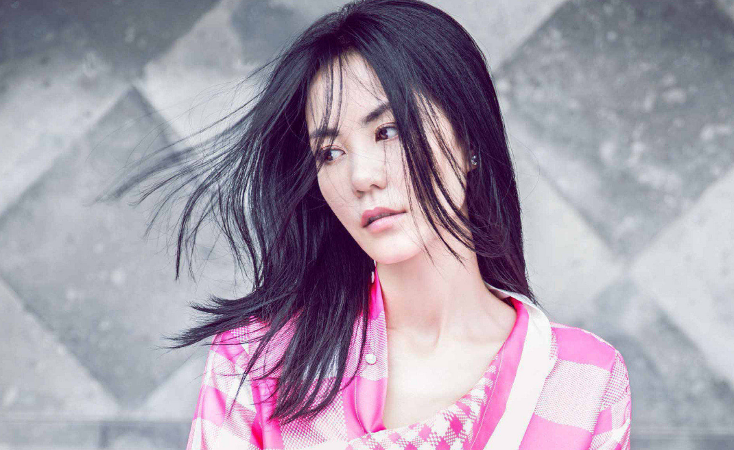 梁龙|从保安到摇滚歌手，曾被王菲都倒追，二手玫瑰梁龙经历了什么？