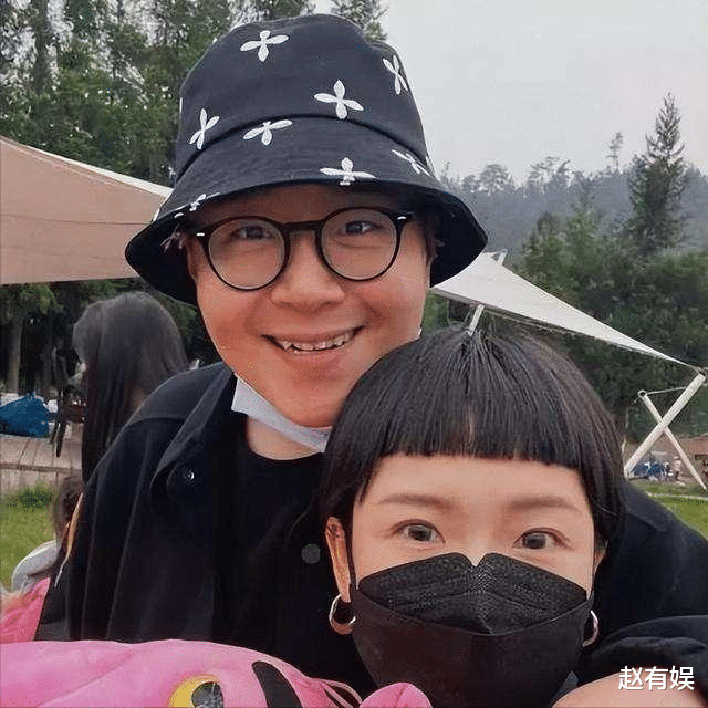 郝劭文|32岁郝劭文官宣结婚，晒结婚证分享幸福，乐意当7岁孩子的继父