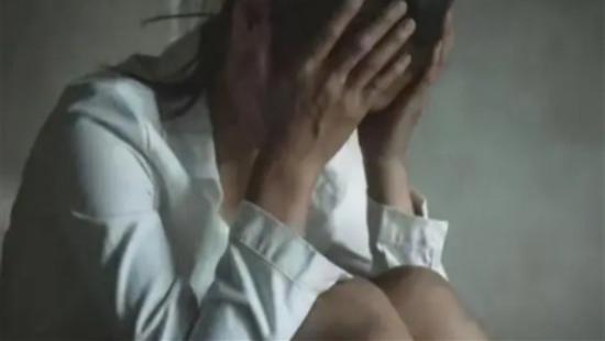 27岁女律师助理烧炭自杀：月薪3000，留下14张信用卡，欠款达87万
