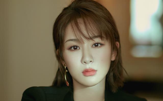 杨紫|杨紫：曾被曝截胡景甜出演《沉香如屑》，在节目中被那英说心机深