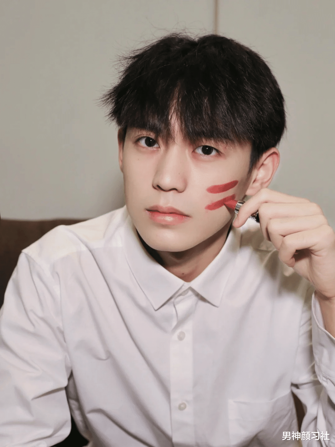 黑头 你们对男生化妆怎么看？是精致还是尴尬？