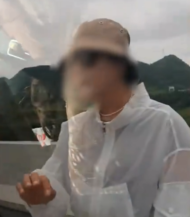 高速被拦车借钱，车主想拍视频留证，对方称：没素质的事少干
