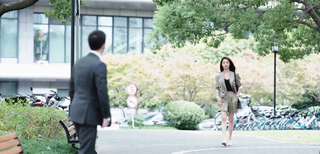 维多利亚·贝克汉姆|《欢乐颂3》：真相大白，方芷衡的身份曝光