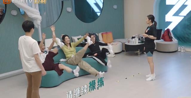 霍启刚|《浪姐3》徐梦桃被动当队长,宁静耿直暗示不妥之处:时间不够用