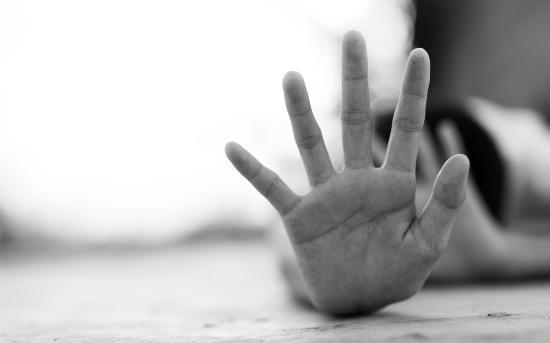 未成年少女被男子带到租房内进行性侵,此前罪犯早有不轨举动