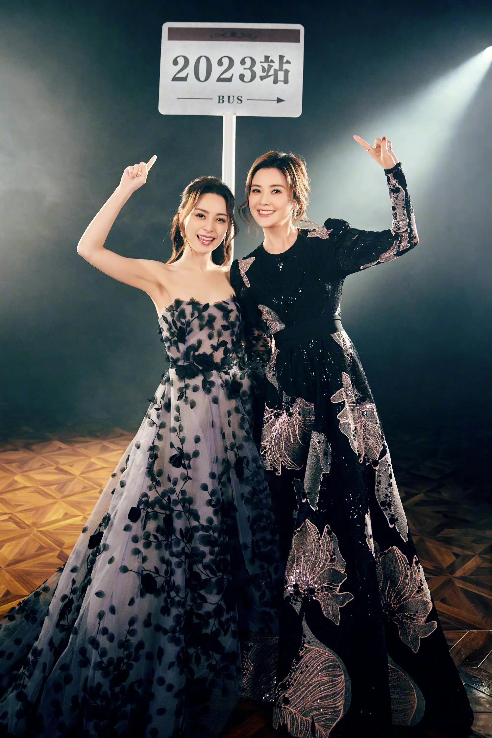 阿娇|Twins晒合照姐妹同框情深惹人羡