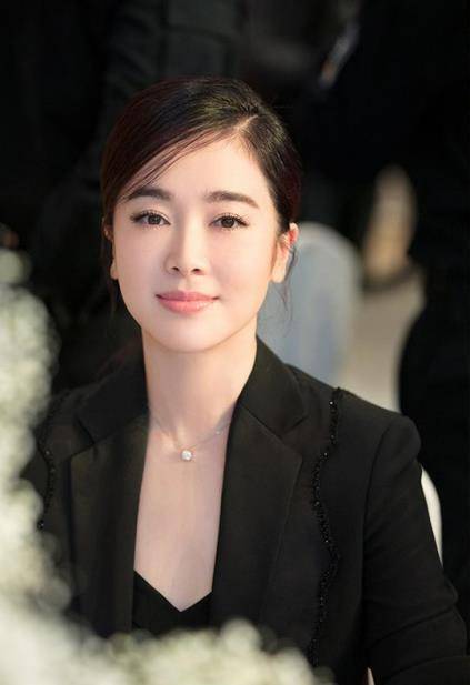 左小青|左小青不再隐瞒，自曝和陈道明的关系，难怪跟富豪老公分手