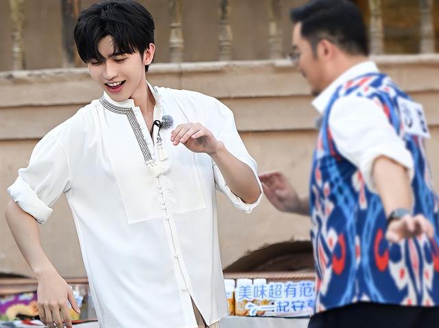 奔跑吧兄弟|曝《奔跑吧特别季》阵容，4位老MC回归，坤坤缺席，宝强有望加入