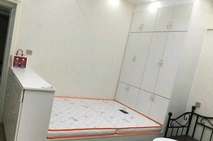 晒晒我的36平单身公寓,鞋柜在床上,估计很多人没见过!