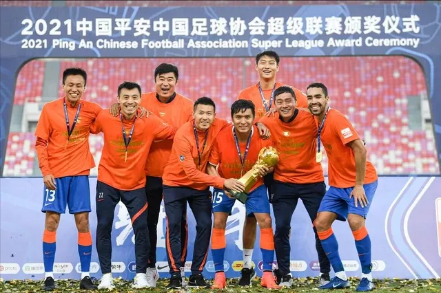 丧失底线!山东泰山球员酒后殴打少数民族女生,中国足协顶格处罚