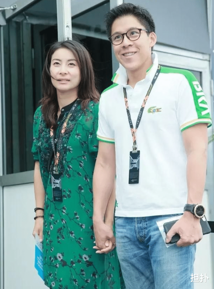 郭晶晶|香港名媛新年大聚会,看富太千金的打扮,你就知郭晶晶为何不融入