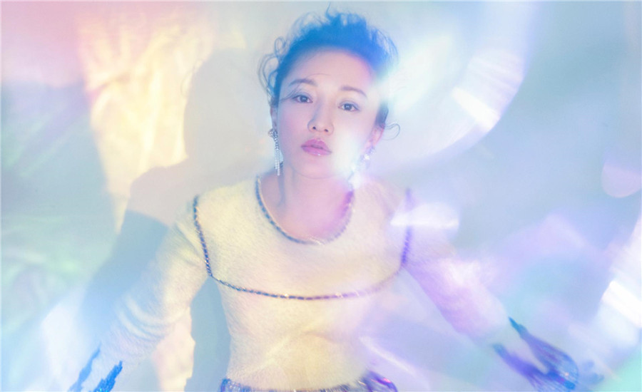 |本是人间小精灵，为何恋情总是被人关注