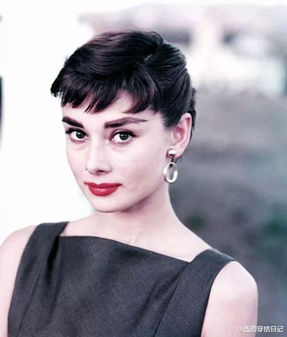 美丽 避坑指南：短发女人的5种搭配方法，时髦又高级