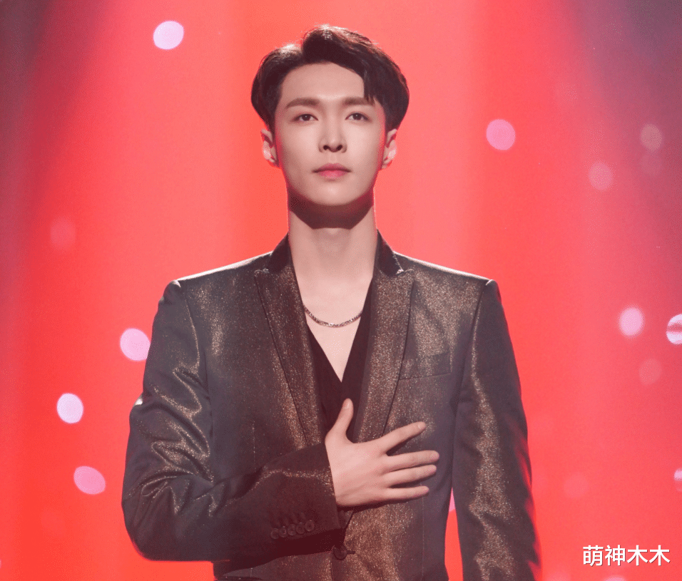 张艺兴|张艺兴演唱会彩排14小时，2000米海拔高强度唱跳，不愧是内娱卷王