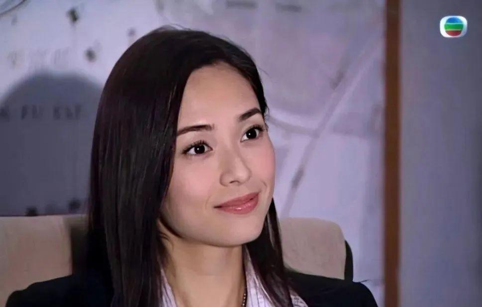 郭羡妮|全港宠爱的最美港姐,一手好牌打烂