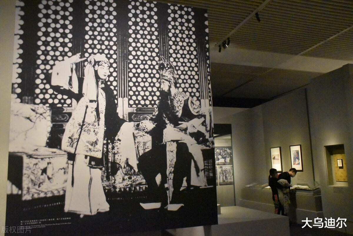 声生不息|在《声生不息》舞台上，我们能否真的见证到一位00后歌后的诞生？