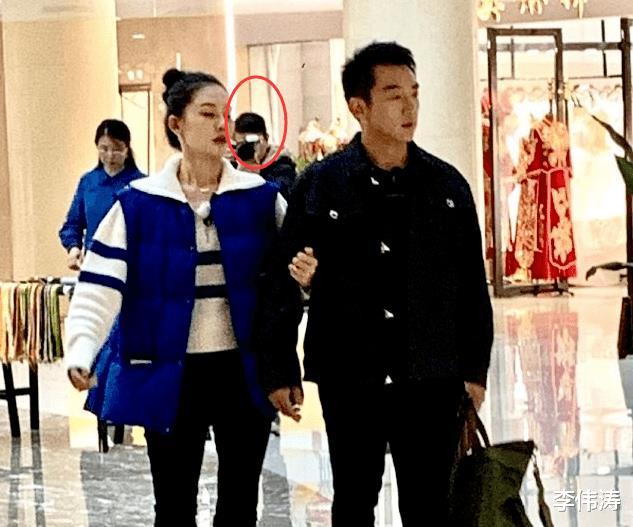 吴磊|程晓玥官宣订婚4天,郑恺带苗苗试婚纱,是工作还是补办婚礼?