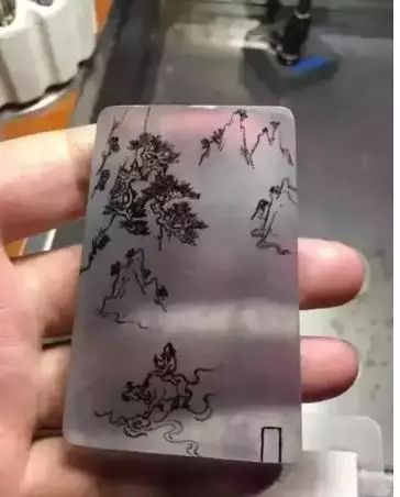 翡翠|如夜明珠般的玻璃种原石,全拿来车珠子了,100万也要打水漂!