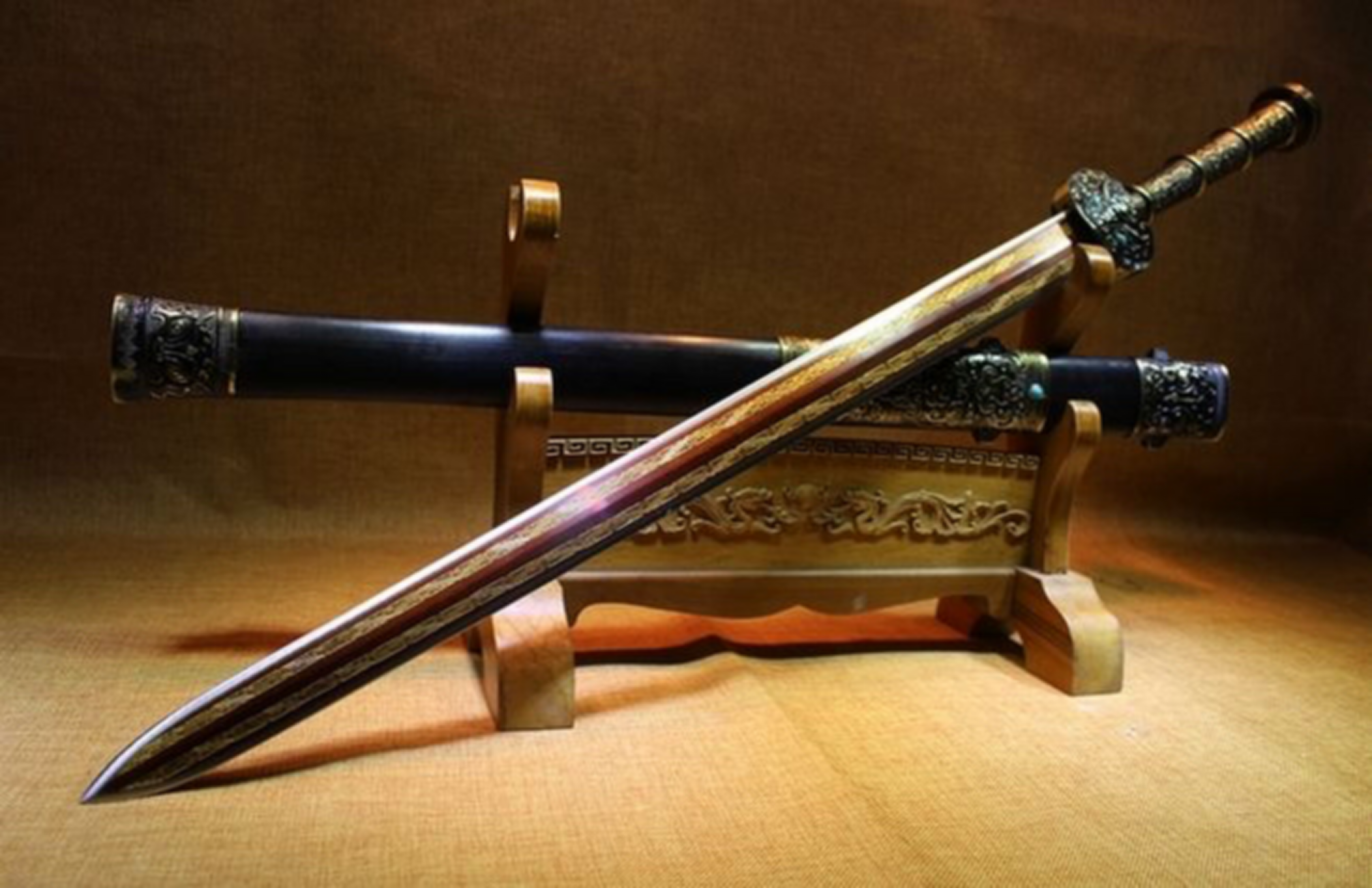 尘封的记忆|挖沙意外挖出7.5米"巨剑",剑柄铭文揭开历史尘封的记忆