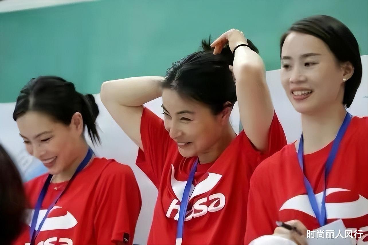 穿衣搭配|霍启刚过父亲节！罕见晒小女儿正脸照，穿休闲装太可爱和哥哥一样