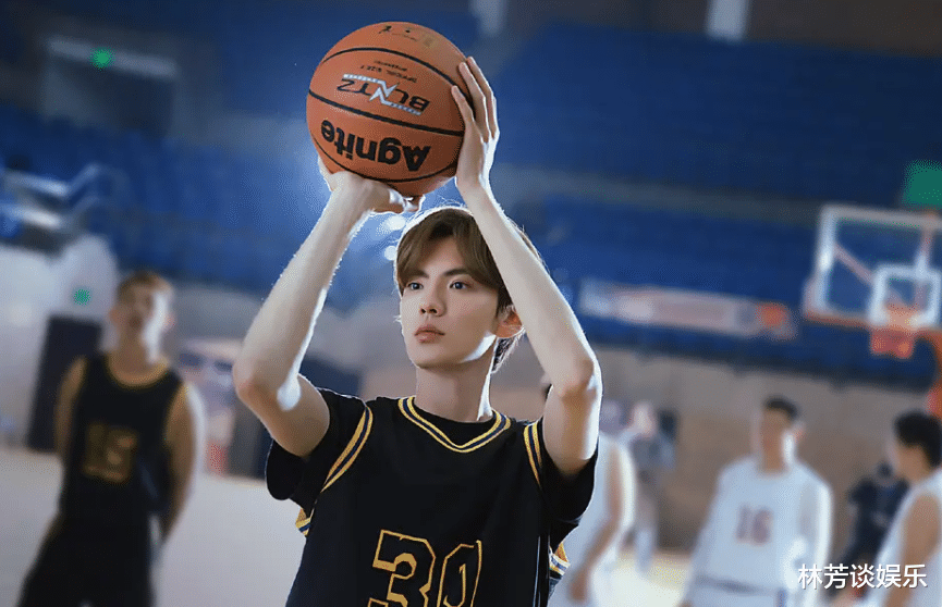 墨白|超越《风吹半夏》,拿下飙升榜冠军,《墨白》凭啥这么“狂”?