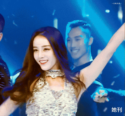 明星 这女明星不是健身，是换头！
