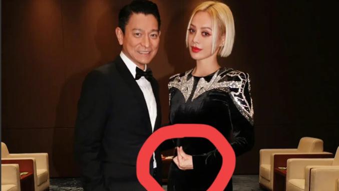 宁静|宁静，晒与刘德华合照，偷偷比心！